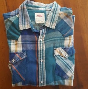 Men's Levi plaid flannel shirt